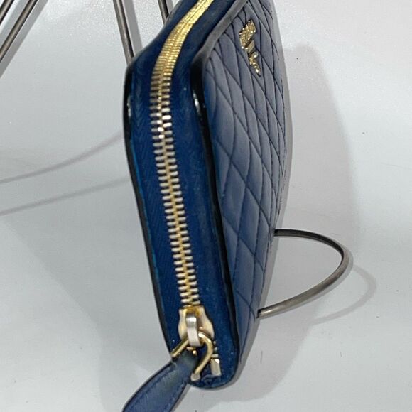 Authentic Prada Quilted Diamond Stitch Zippy Wallet - Picture 8 of 16